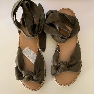New with tags - Old Navy tie ankle espadrilles